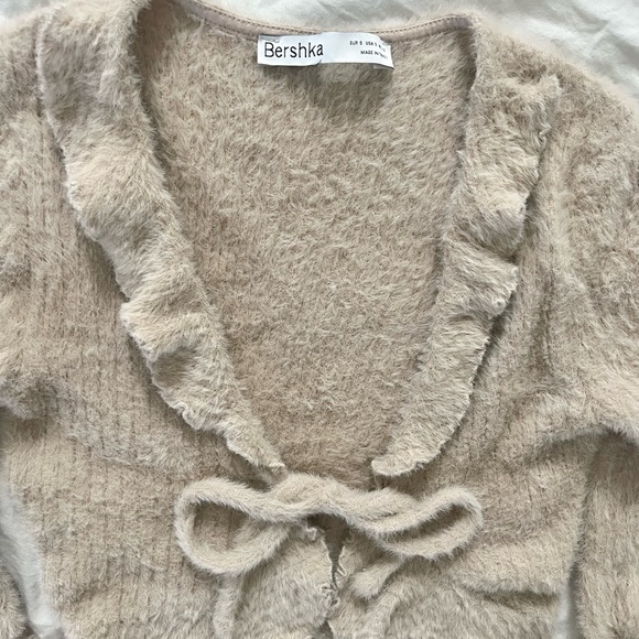 Bershka Tie-front Fuzzy Cardigan - Picture 4 of 4